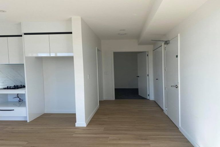 Photo of property in 2 Skua Road, Hobsonville, Auckland, 0616