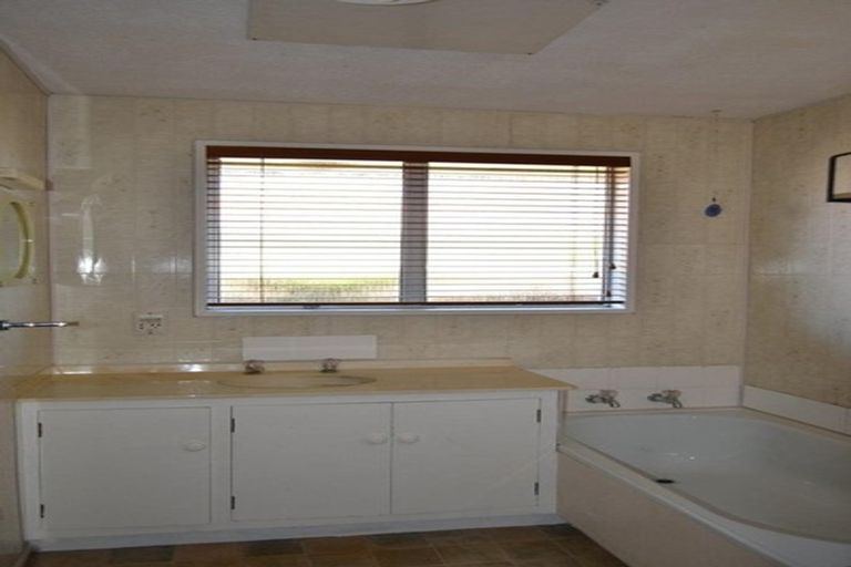 Photo of property in 35 Gibbs Drive, Woodend, 7610