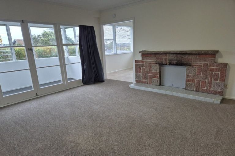 Photo of property in 40 Forest Hill Road, Henderson, Auckland, 0612