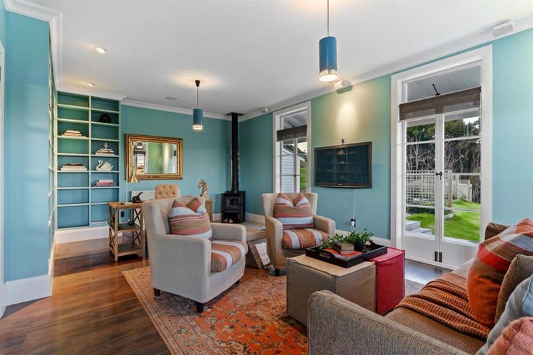 Photo of property in 203 Cape Rodney Road, Leigh, 0985