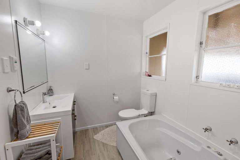 Photo of property in 21 Langley Avenue, Milson, Palmerston North, 4414