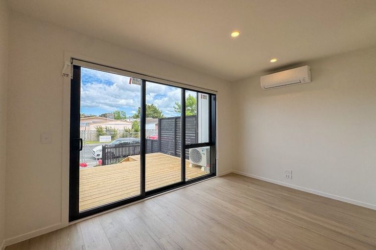 Photo of property in 30b Flaxdale Street, Birkdale, Auckland, 0626