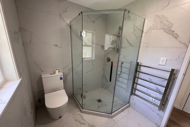 Photo of property in 1/99 Archers Road, Hillcrest, Auckland, 0629