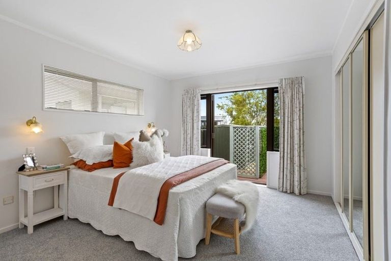 Photo of property in 22 Petrel Place, Massey, Auckland, 0614