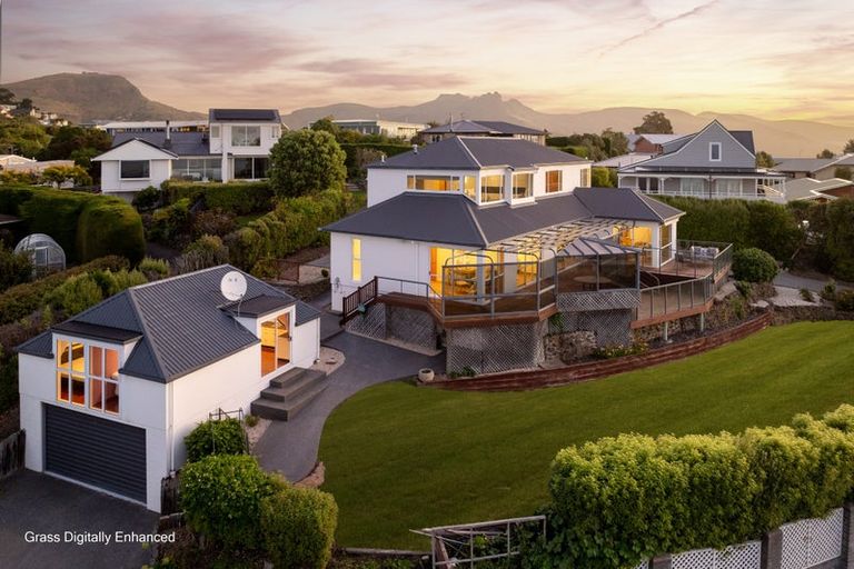 Photo of property in 12 Belleview Terrace, Mount Pleasant, Christchurch, 8081