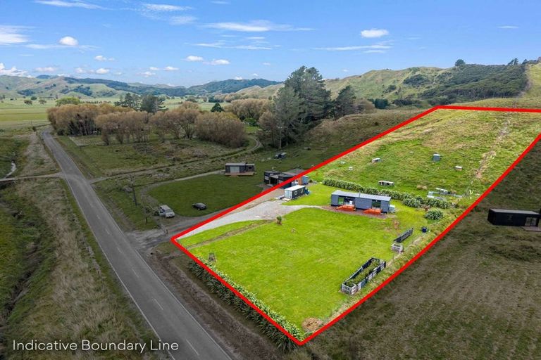 Photo of property in 138 Kaiaua Road, Tolaga Bay, 4077
