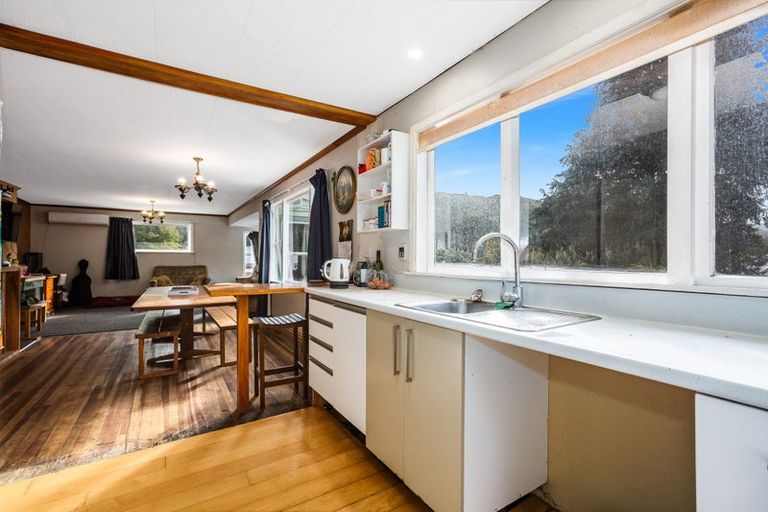 Photo of property in 112 Hine Road, Wainuiomata, Lower Hutt, 5014