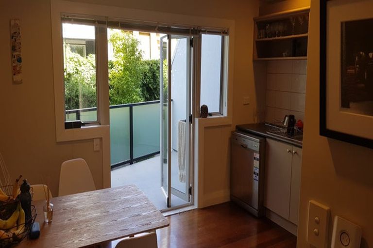 Photo of property in 10/43 Nairn Street, Mount Cook, Wellington, 6011