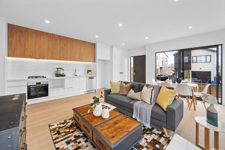 Photo of property in 7b Kotiu Place, Massey, 0614