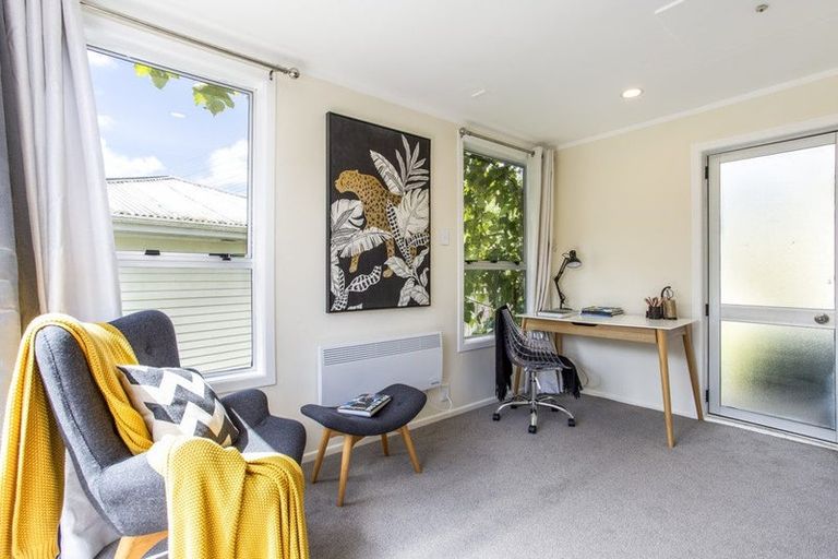 Photo of property in 25 Makiri Street, Helensville, 0800