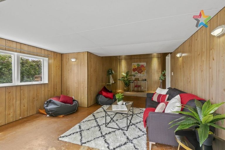 Photo of property in 14a Hawthorn Crescent, Stokes Valley, Lower Hutt, 5019