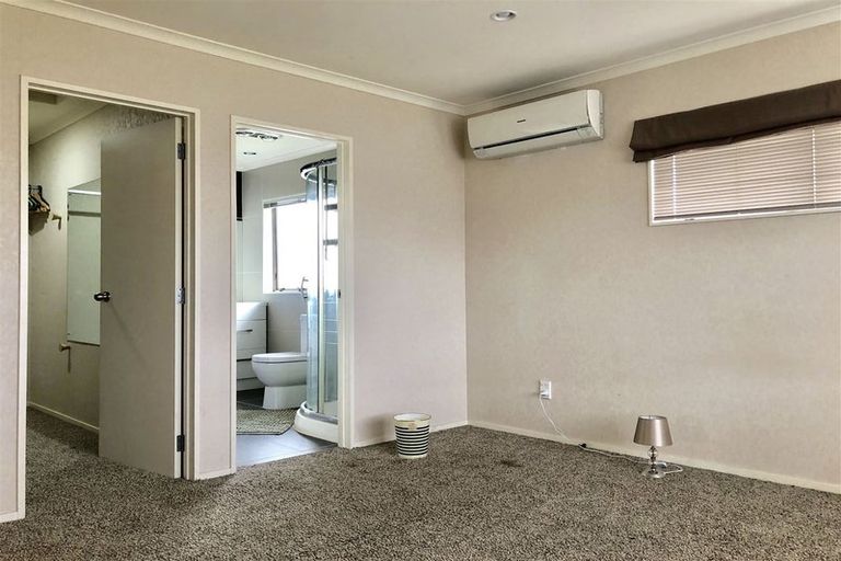 Photo of property in 9 Breon Place, Flat Bush, Auckland, 2016