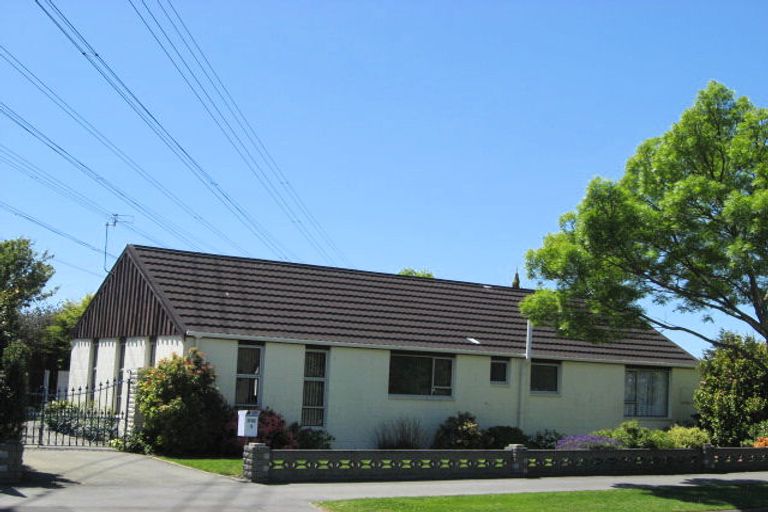 Photo of property in 310 Memorial Avenue, Burnside, Christchurch, 8053