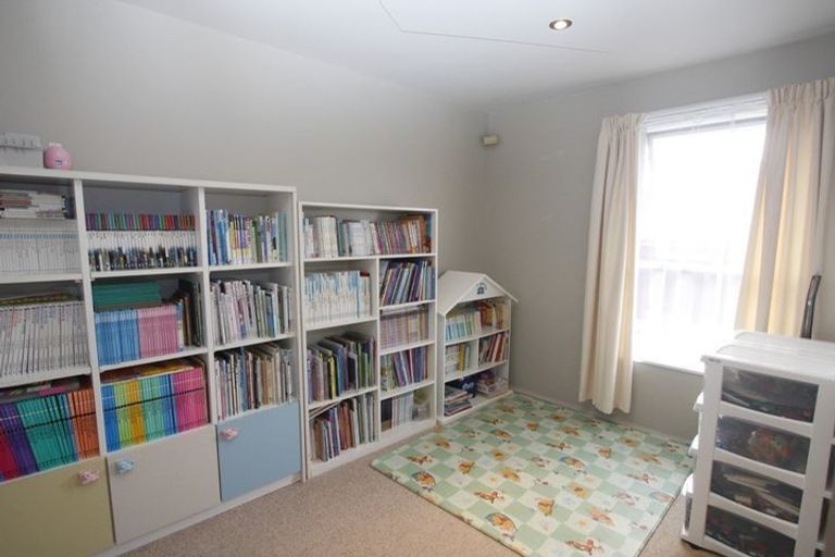 Photo of property in 40 Prestons Road, Redwood, Christchurch, 8051