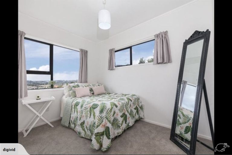 Photo of property in 11a Orewa Heights Crescent, Orewa, 0931