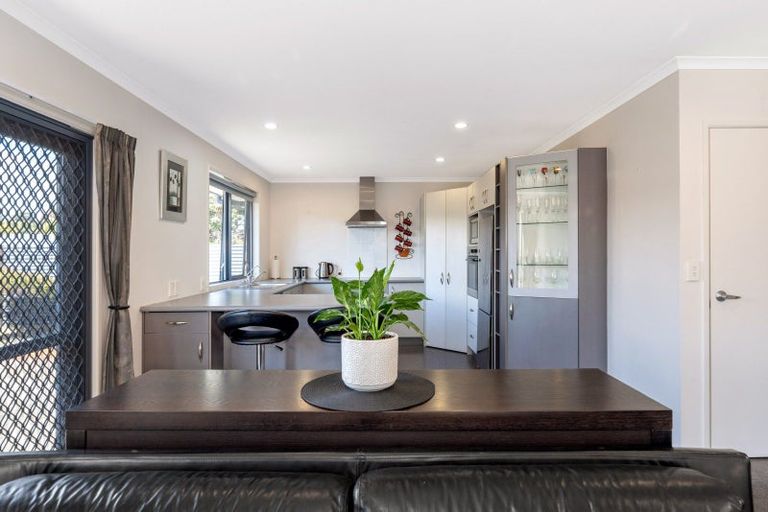 Photo of property in 18 Leon Street, Riverdale, Gisborne, 4010