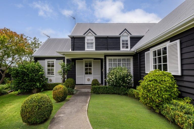 Photo of property in 43 James Cook Street, Havelock North, 4130