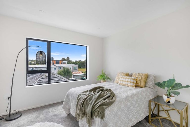 Photo of property in 3/68 Smythe Road, Henderson, Auckland, 0612