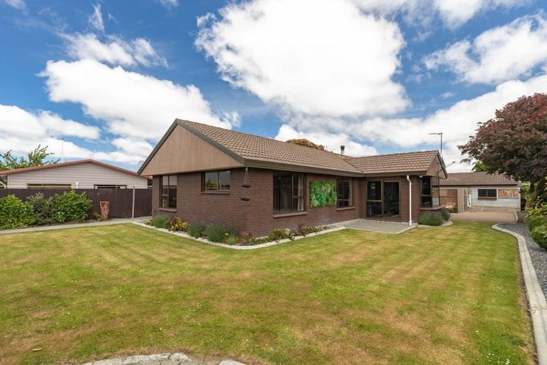 Photo of property in 51 Arcon Drive, Broomfield, Christchurch, 8042