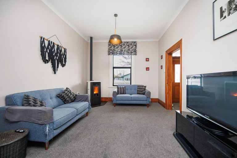 Photo of property in 9 Kingswood Street, Takaro, Palmerston North, 4412