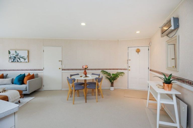 Photo of property in 42a Pinedale Parade, Milson, Palmerston North, 4414