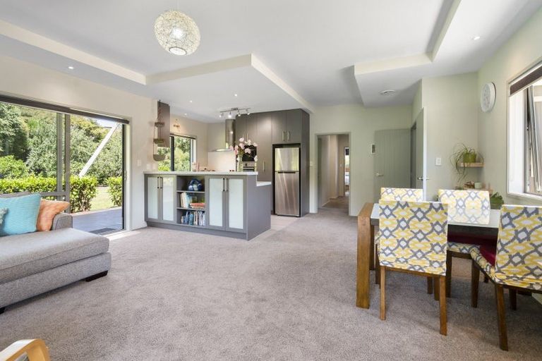 Photo of property in 38 Kingsdale Park Drive, Aokautere, Palmerston North, 4471