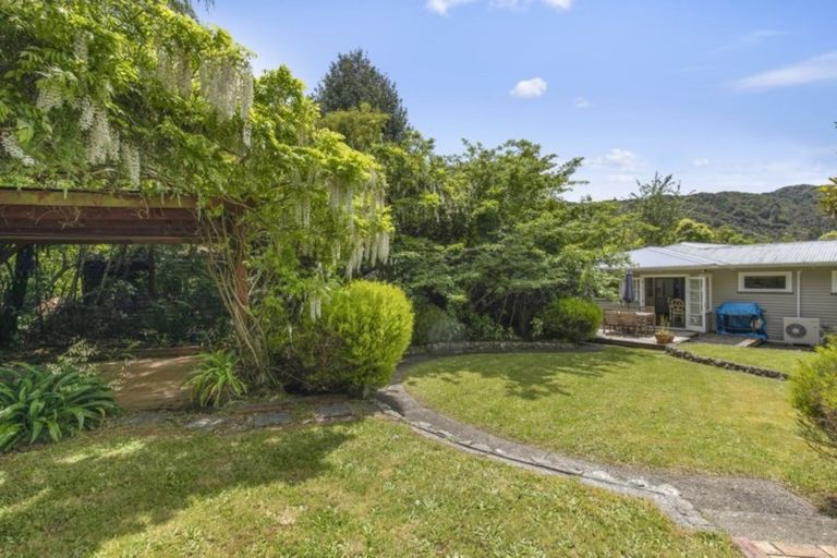 Photo of property in 138 Hine Road, Wainuiomata, Lower Hutt, 5014