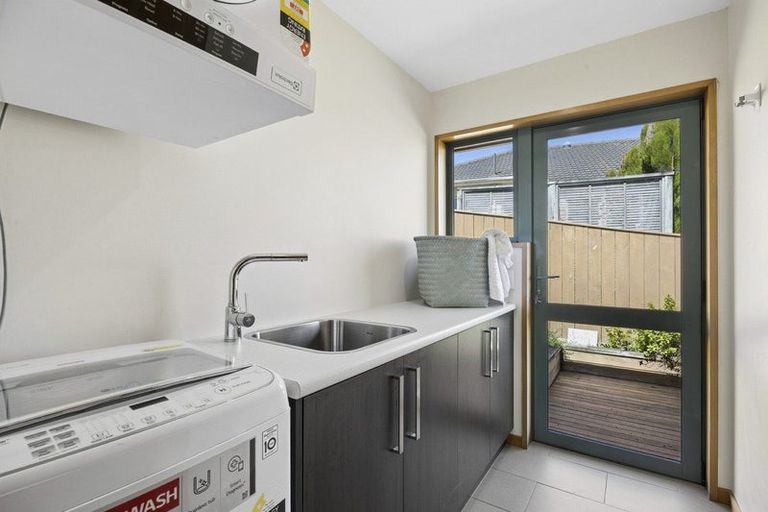 Photo of property in 17 Shandon Road, Vauxhall, Dunedin, 9013