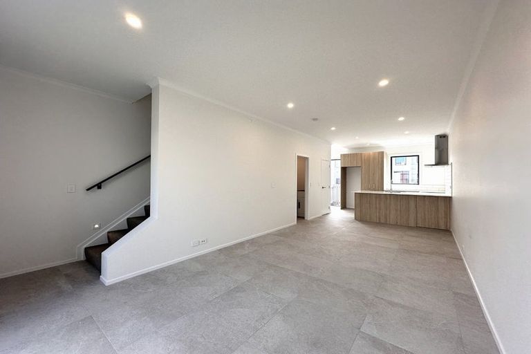 Photo of property in 19 Oyster Drive, Whenuapai, 0618