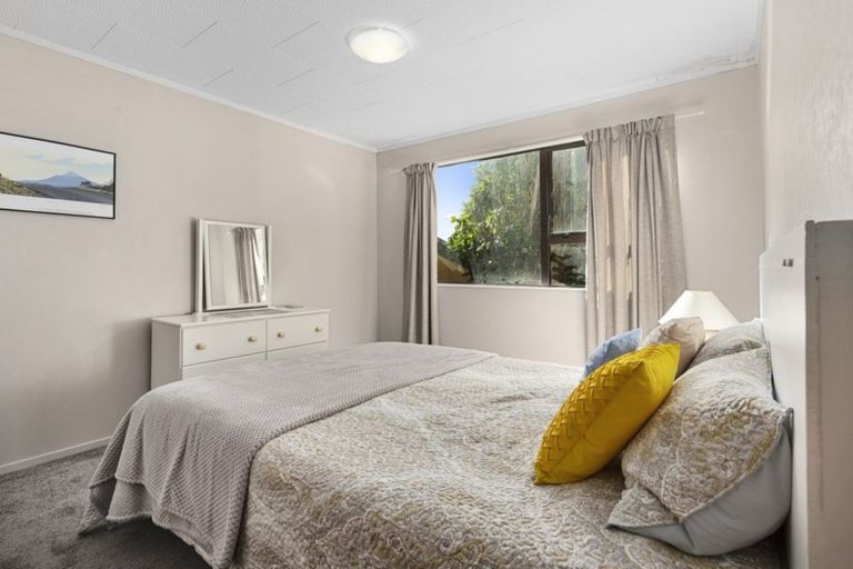 Photo of property in 52 Leeward Drive, Whitby, Porirua, 5024