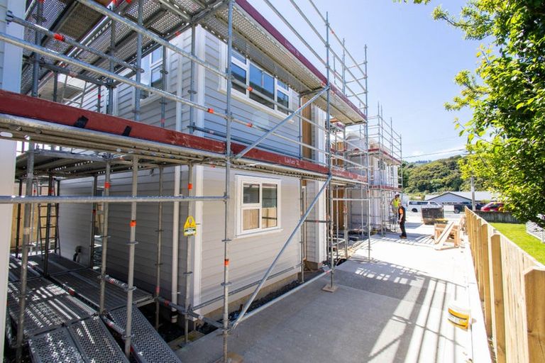 Photo of property in 82 Main Road, Wainuiomata, Lower Hutt, 5014