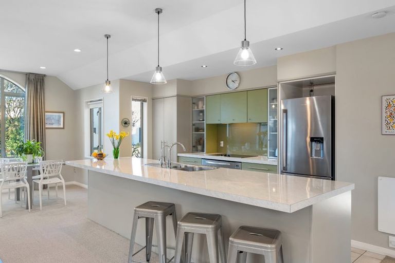 Photo of property in 4 Dinglebay Place, Casebrook, Christchurch, 8051