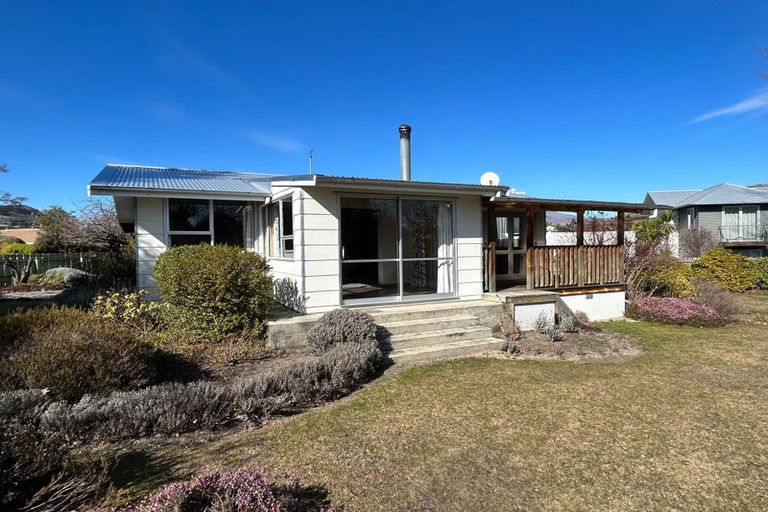 Photo of property in 1 Hunter Crescent, Wanaka, 9305