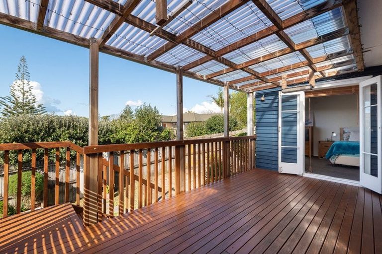 Photo of property in 1/149 Birkdale Road, Birkdale, Auckland, 0626