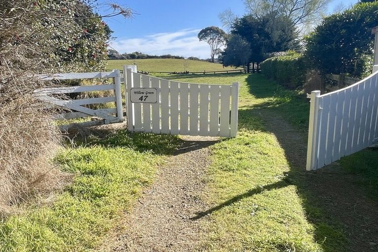 Photo of property in 47 Kebbell Terrace, Ohau, Levin, 5570