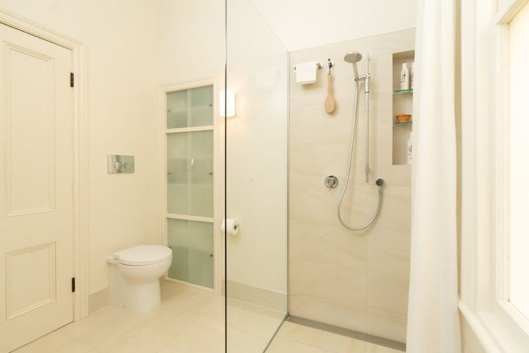 Photo of property in 56 Glenmore Street, Northland, Wellington, 6012