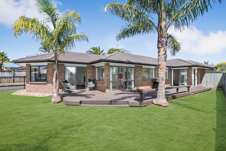 Photo of property in 4 Rays Way, Tuakau, 2121