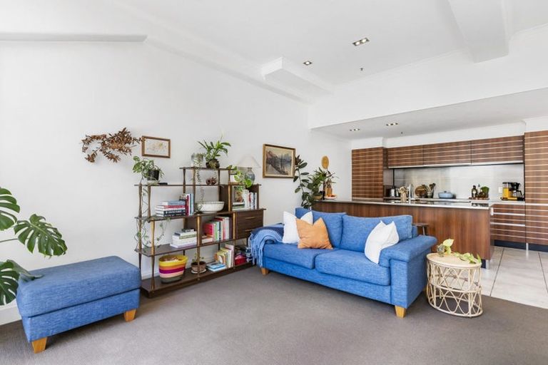 Photo of property in Augusta Apartments, 9/254 Willis Street, Te Aro, Wellington, 6011