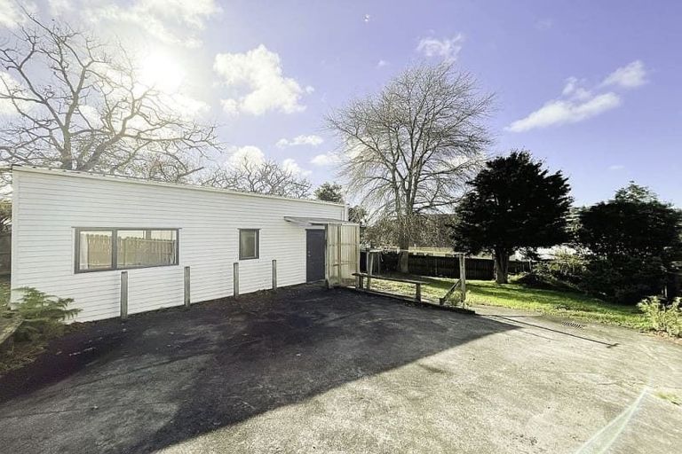 Photo of property in 127 Lancaster Road, Beach Haven, Auckland, 0626