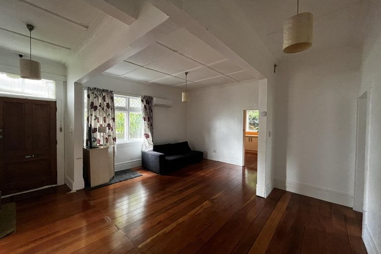 Photo of property in 75 Todman Street, Brooklyn, Wellington, 6021