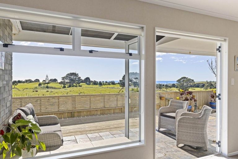 Photo of property in 2/13 Chatswood Grove, Fitzroy, New Plymouth, 4312