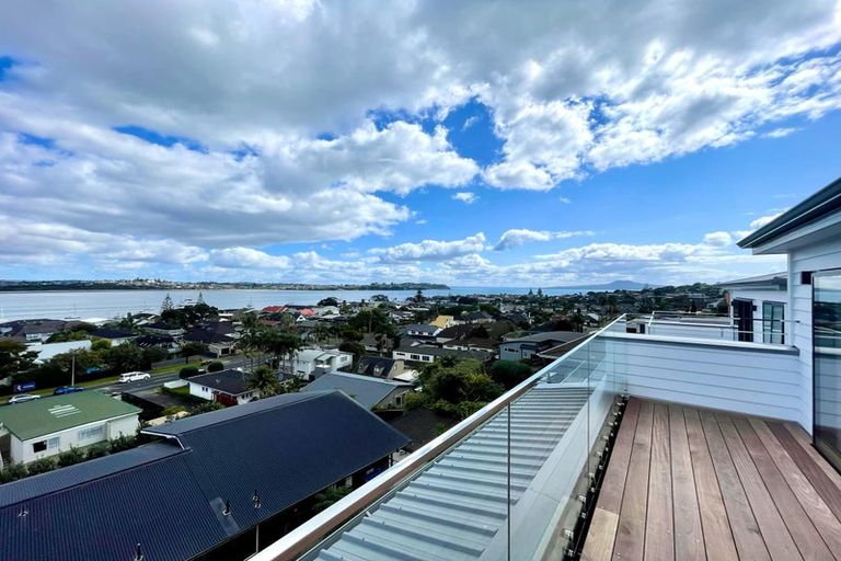 Photo of property in 43 Waller Avenue, Bucklands Beach, Auckland, 2012