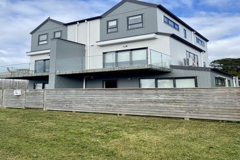 Photo of property in 1/43 Ranui Avenue, Ranui, Auckland, 0612