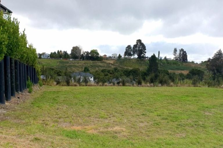 Photo of property in 2 Somerset Place, Stanmore Bay, Whangaparaoa, 0932