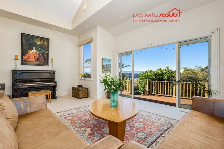 Photo of property in 105 Kelburn Parade, Kelburn, Wellington, 6012