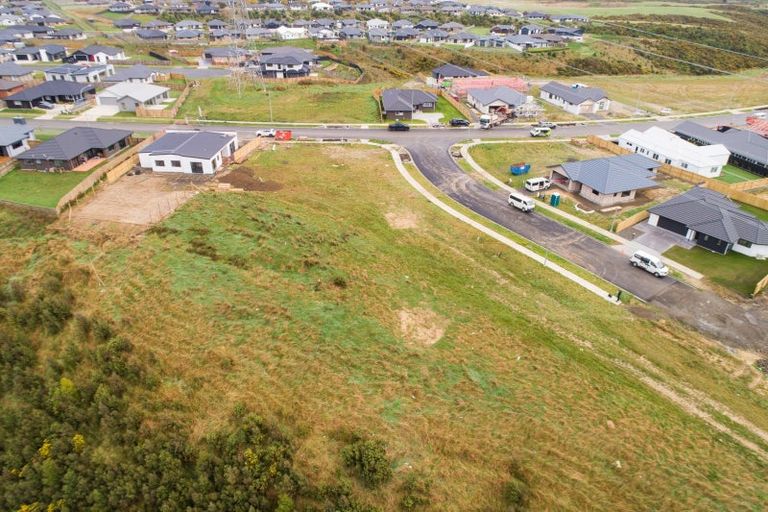 Photo of property in 54 Atlantic Drive, Fitzherbert, Palmerston North, 4410