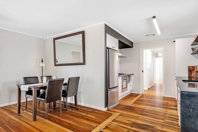 Photo of property in 90 Glendale Road, Glen Eden, Auckland, 0602