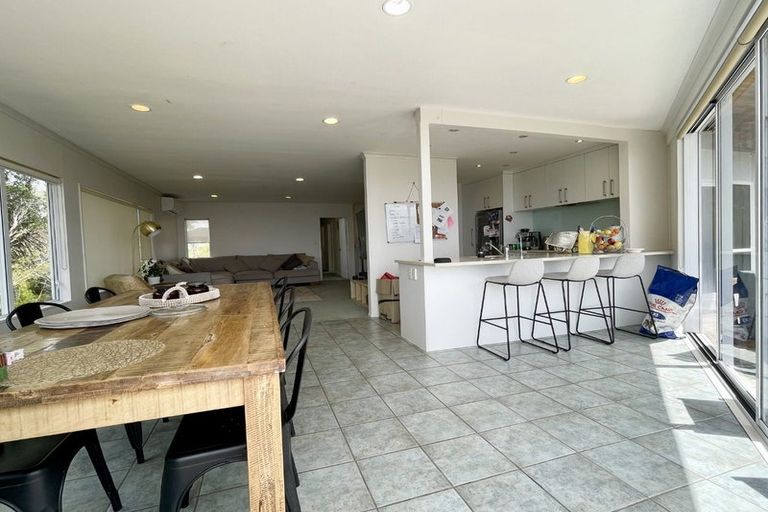 Photo of property in 4 Portal Place, Murrays Bay, Auckland, 0630