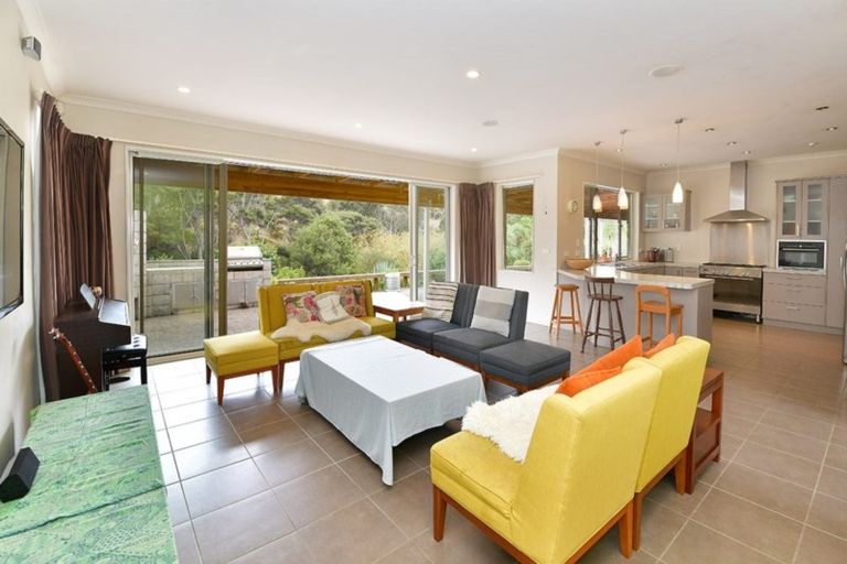 Photo of property in 1034 Peak Road, Helensville, 0875