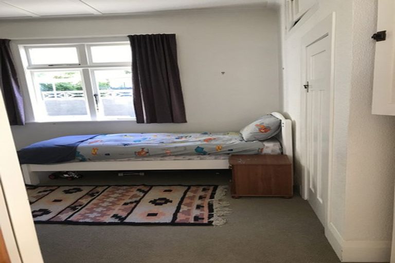 Photo of property in 76 Mitchell Street, Brooklyn, Wellington, 6021